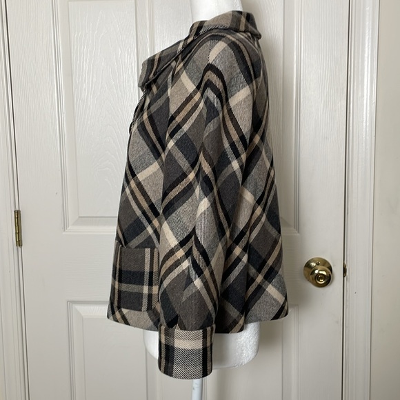 Zara: Plaid Jacket - Picture 4 of 9